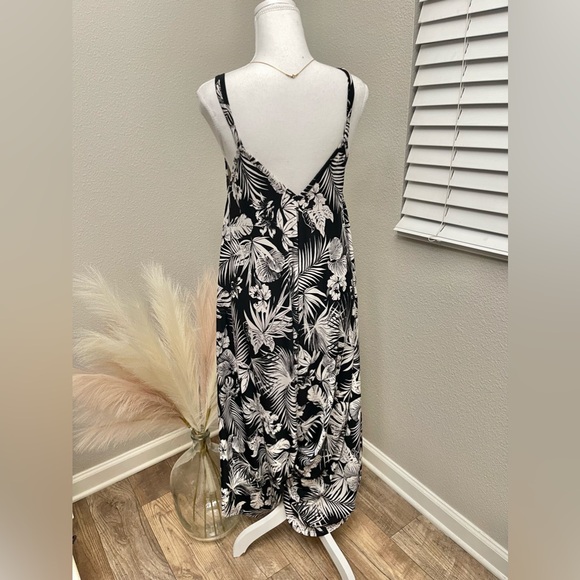 Designed in Hawaii- Spaghetti Strap Hawaiian Print Jumpsuit - Picture 9 of 12